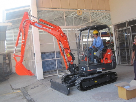 ให้เช่ารถขุด Kobuta KX-91 (รถใหม่)