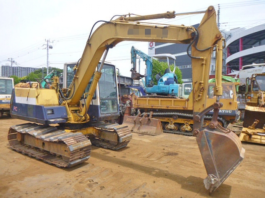 Komatsu PC60-6 ปี 1990 ใบใหญ่ติดก้อนยาง 3 พันกว่าชั่วโมง จากญี่ปุ่น ไม่แพงครับ