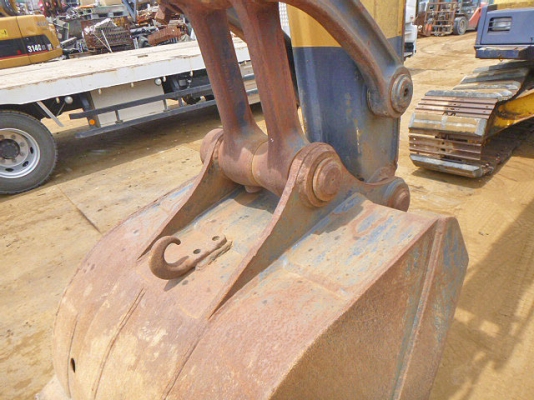 Komatsu PC60-6 ปี 1990 ใบใหญ่ติดก้อนยาง 3 พันกว่าชั่วโมง จากญี่ปุ่น ไม่แพงครับ