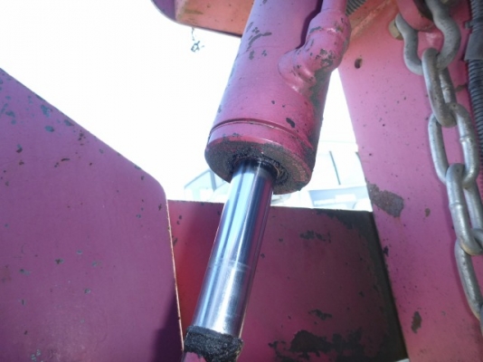 ขายรถปูยาง HANTA F2045W ขายรถปูยาง HANTA F2045W