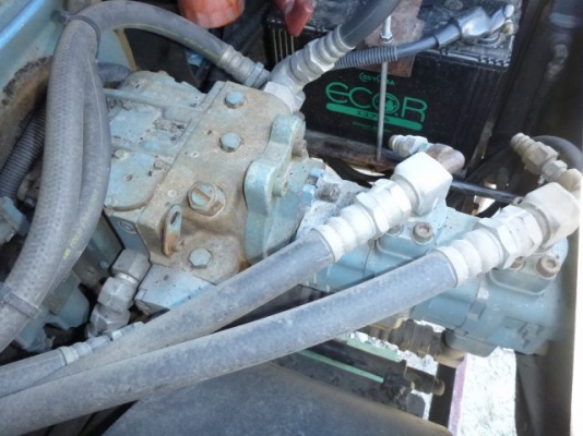 ขายรถปูยาง HANTA F2045W ขายรถปูยาง HANTA F2045W