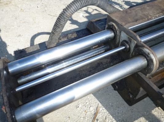 ขายรถปูยาง HANTA F2045W ขายรถปูยาง HANTA F2045W