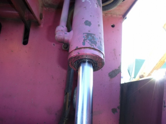 ขายรถปูยาง HANTA F2045W ขายรถปูยาง HANTA F2045W