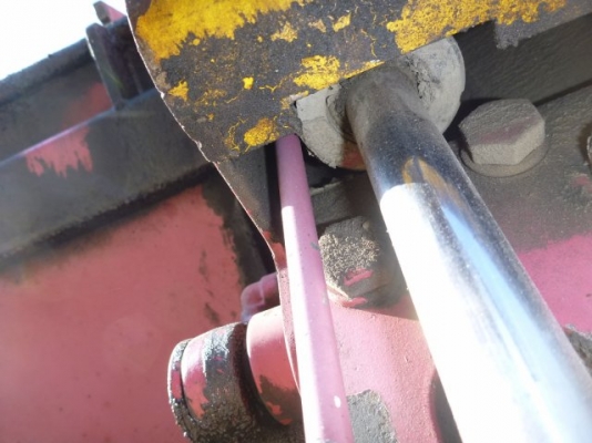 ขายรถปูยาง HANTA F2045W ขายรถปูยาง HANTA F2045W