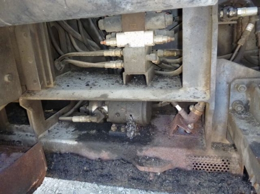 ขายรถปูยาง HANTA F2045W ขายรถปูยาง HANTA F2045W