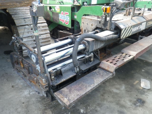 ขายรถปูยาง HANTA F2045C ขายรถปูยาง HANTA F2045C