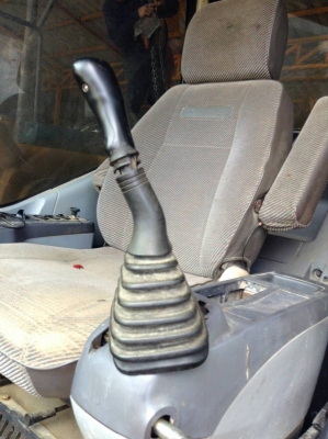 ขายอาหลั่ยรถแบคโฮ KOMATSU PC 200-7 ต้องการชิ้นใหนสั่งใด้ครับ