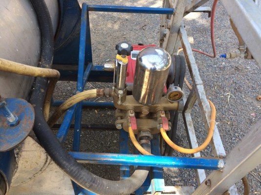 ขายเครื่องฉีดยา สำหรับรถไถใหญ่