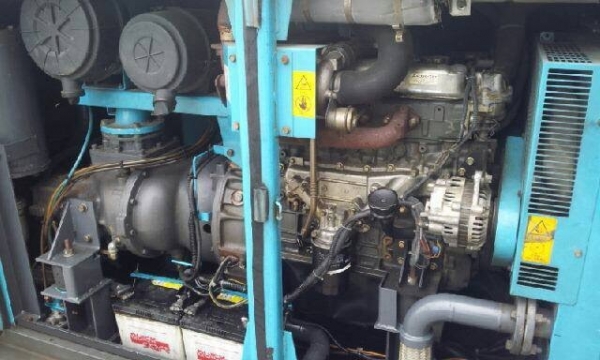 ขายเครื่องปั๊มลมยี่ห้อAIRMAN PDS390sปี2000ยังไม่เคยใช้งานในไทยลม8.5บาร์