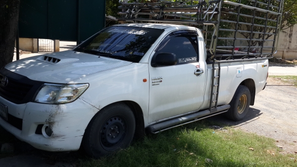 วีโก้ตอนเดียวเครื่อง3000 รถมือเดียวป้ายแดง  เดิมทั้งคันไม่เคยทำสี