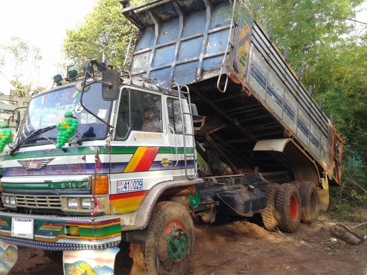 ขายF18 เครื่อง195 HO7D สองเพลาดั๊มพาวเว่อ ทริฟฟี่ เอกสารพร้อมโอน รถบ้านเดิมๆ