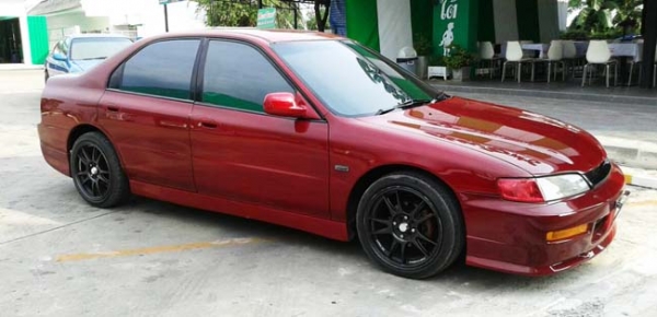 Honda accord ปี 95 เครื่อง F22B Vtec เกียร์ออโต้ แต่งสวย สีสวย