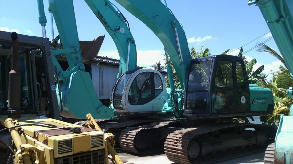 ขายด่วน KOBELCO SK200-3  มาร์คไฟว์  ซุปเปอร์     แทรค 80  เก่า ญี่ปุน  สภาพสวยมากๆๆ   เครื่องดี   สนใจโทร  089-3818694  ดวงนภา  เตียวตระกูล
