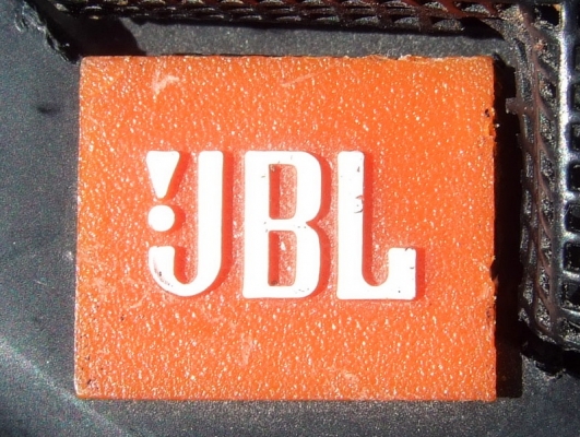 ขออนุญาตตั้งกระทู้ขายฝาลำโพง JBL 6x9 ครับ ขออนุญาตตั้งกระทู้ขายฝาลำโพง JBL 6x9 ครับ