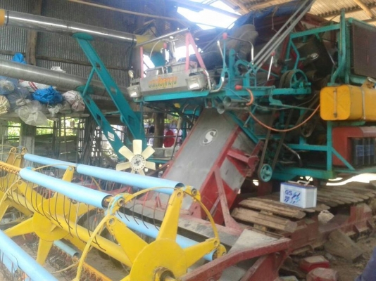 ขายรถเกี่ยวข้าวปั๊มไดกิ้น23โซ่D2 พรกินรี 195HINO ช่วงล่าง10 สภาพพร้อมใช้งาน ใช้งานน้อยเฉพาะนาปี เครื่องดี ปั๊ม มอเตอร์ตัวเดินดี ขายรถเกี่ยวข้าวปั๊มไดกิ้น23โซ่D2 พรกินรี 195HINO ช่วงล่าง10 สภาพพร้อมใช้งาน ใช้งานน้อยเฉพาะนาปี เครื่องดี ปั๊ม มอเตอร์ตัวเดินดี