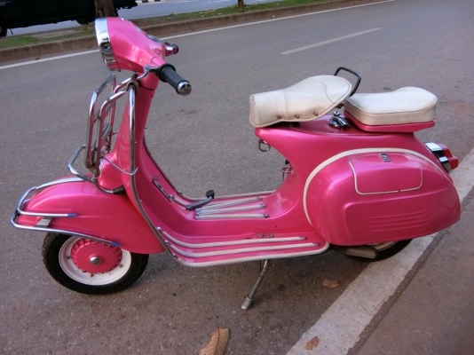 ขายเวสป้าสปริ้น150แรงๆสีสวยๆเครื่องดีดี37000ต่อรองได้ครับ