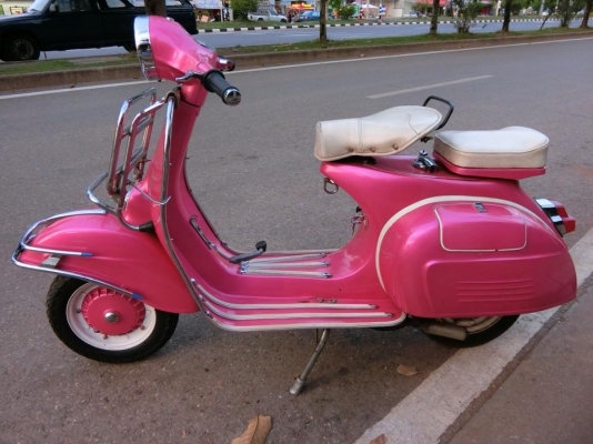 ขายเวสป้าสปริ้น150แรงๆสีสวยๆเครื่องดีดี37000ต่อรองได้ครับ