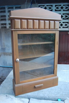 ตู้โชว์แขวนผนังไม้สัก ตู้โชว์แขวนผนังไม้สัก