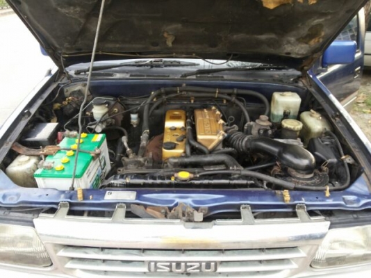 ISUZU 4 WD van มือเดียว สวยเดิม วิ่งน้อย ฝาทอง 2500 cc ขับ4 โรงงาน