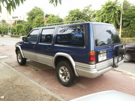 ISUZU 4 WD van มือเดียว สวยเดิม วิ่งน้อย ฝาทอง 2500 cc ขับ4 โรงงาน