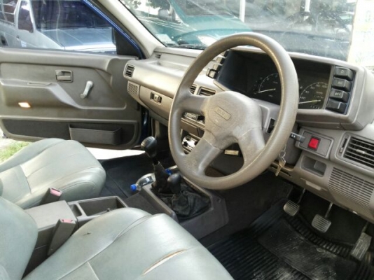 ISUZU 4 WD van มือเดียว สวยเดิม วิ่งน้อย ฝาทอง 2500 cc ขับ4 โรงงาน