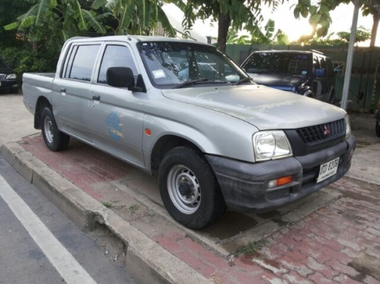 MITSU STRADA 4 ประตู ปี 2000 สวยเดิม มือเดียว ใช้น้อย เครื่องเดิมดีเซล 2500 cc สุดประหยัด