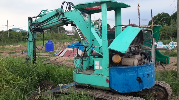 ขายรถแมคโค. KOMATSU PC50UU-1 บุ่มสไลค์พร้อมใช้งาน