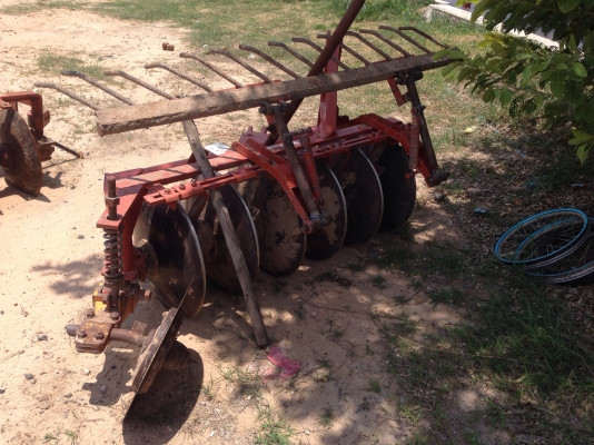 ขายรถไถ Kubota L1-24 (4WD) มีภาพวีดีโอ ราคา 125,000 บาท พร้อมอุปกรณ์ 4 รายการ มีดันหน้า มีผานหลัง โร