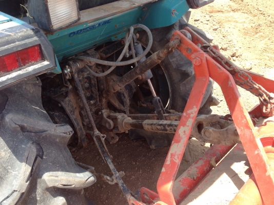 ขายรถไถ Kubota L1-24 (4WD) มีภาพวีดีโอ ราคา 125,000 บาท พร้อมอุปกรณ์ 4 รายการ มีดันหน้า มีผานหลัง โร