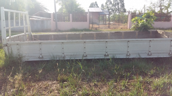 กระบะ หกล้อ มือสอง ยาว 5 เมตร//กว้าง 2.20เมตร//สูง 40 ซม. พื้นไม้ ถอดออกจากฮี่โน่ ตกแต่งอีกนิดหน่อย สภาพใช้ได้ ***ขายไม่แพง*** โทร 081 074 5778 ลุงโหนกรับสายจ้า