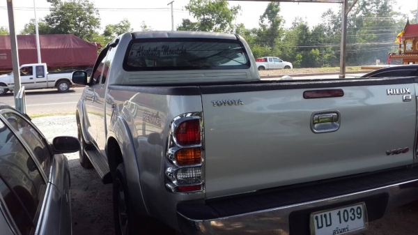 พิเศษ 365,000 TOYOTA VIGO PRERUNER E จดทะเบียนปี 51 เครือง 3.0 บางเดิม  คัสชีสวย หน้าเดิม ไม่เคนเกิดอุบัติเหตุ เล่มพร้อม