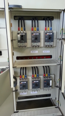 ขายตู้ไฟใน 1 ตู้ 3ช่องมีเมนใหญ่ 800 A 1 ตัว ลูกย่อย 40A 60 ตัวมีจำนวน 16 ตู้ราคาตู้ละ 70,000 บาท ขายตู้ไฟใน 1 ตู้ 3ช่องมีเมนใหญ่ 800 A 1 ตัว ลูกย่อย 40A 60 ตัวมีจำนวน 16 ตู้ราคาตู้ละ 70,000 บาท