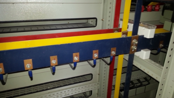 ขายตู้ไฟใน 1 ตู้ 3ช่องมีเมนใหญ่ 800 A 1 ตัว ลูกย่อย 40A 60 ตัวมีจำนวน 16 ตู้ราคาตู้ละ 70,000 บาท ขายตู้ไฟใน 1 ตู้ 3ช่องมีเมนใหญ่ 800 A 1 ตัว ลูกย่อย 40A 60 ตัวมีจำนวน 16 ตู้ราคาตู้ละ 70,000 บาท