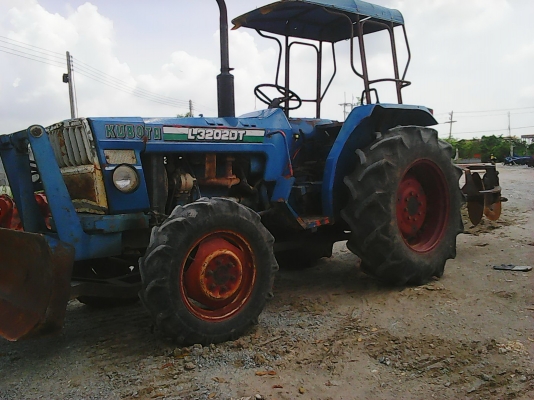 ขาย KUBOTA L3202DT  พร้อมใช้งาน พร้อม ดันหน้า ผาน5