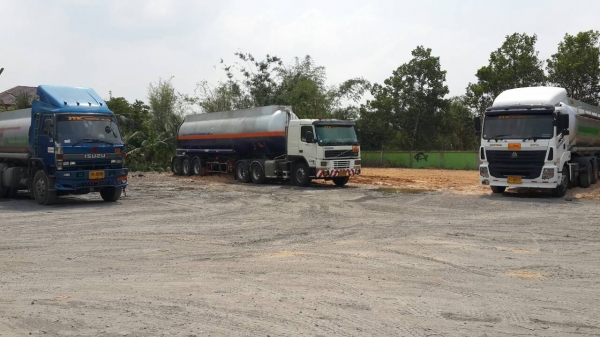 ต้องการขายด่วนราคาพิเศษ หัวลากvolvo fm10 320 hp พร้อมหางเเท๊งค์ sutee