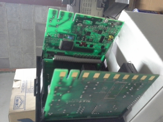 เครื่องวัดอุณภูมิ FY900-101000   เอ้าพุทรีเลย์