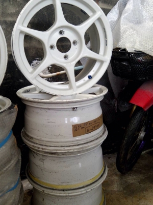 แม็ก P 1 แท้ ขอบ15กว้าง7นิ้ว เก่าญี่ปุ่น