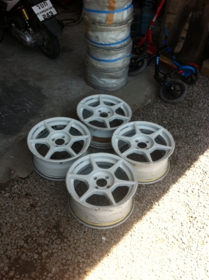 แม็ก P 1 แท้ ขอบ15กว้าง7นิ้ว เก่าญี่ปุ่น