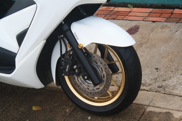 __FORZA300 สีขาว สภาพสวย วิ่งน้อย 99,000 ฿__