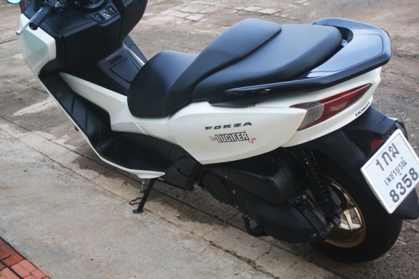 __FORZA300 สีขาว สภาพสวย วิ่งน้อย 99,000 ฿__