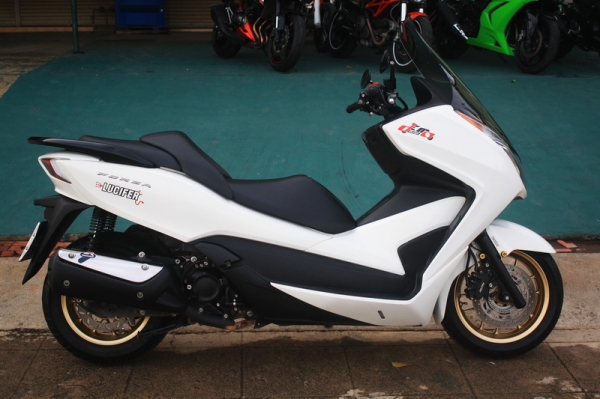 __FORZA300 สีขาว สภาพสวย วิ่งน้อย 99,000 ฿__