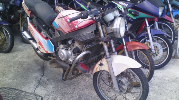 ขายรถมอเตอร์ไซค์ยี่ห้อ คาวาซากิ วิคเตอร์ ทะเบียนพร้อมขายตามสภาพครับ