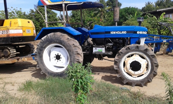 ขายรถไถนิวฮอนแลน 5630 สามสูบมีแต่ตัวรถ