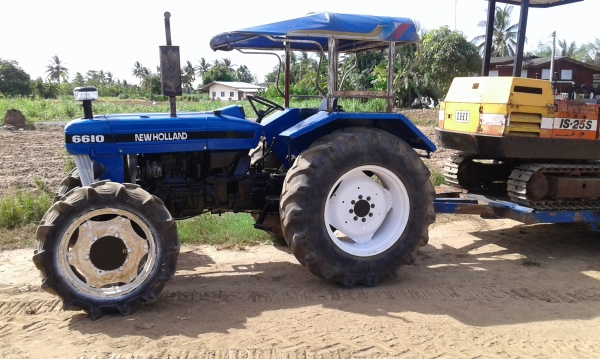 ขายรถไถนิวฮอนแลน 5630 สามสูบมีแต่ตัวรถ