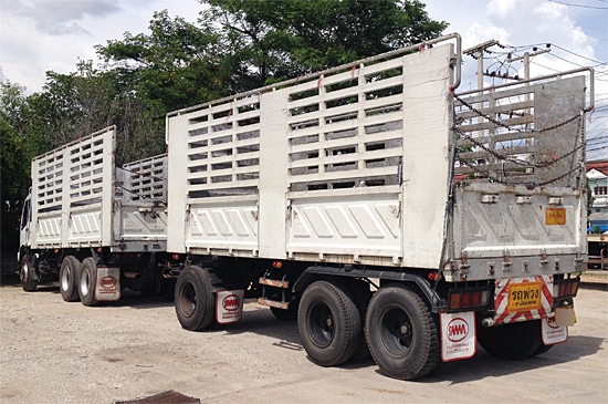 ฝากขาย รถพ่วง22ล้อ ISUZU DECA 320 ยูโรทู ปลายปี49 แมคโหลด กระสามมิตรไม่ดัมพ์คอกสูง ตัวแม่หัวคัสซีก็ขายครับ