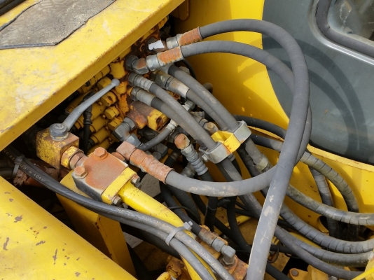 ขาย รถแบคโฮ ยีห้อ KOMASU PC130-6K รถเก่านอกแท้ ไม่เคยผ่านการใช้งานในไทย