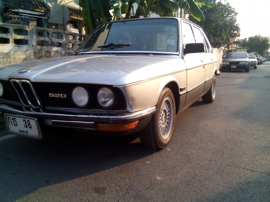 BMW520 E12
