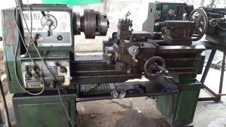 แท่นกลึง 5 ฟุต 3 เพลาเกียร์บล็อก สภาพสวย ๆ พร้อมใช้งาน 67,000