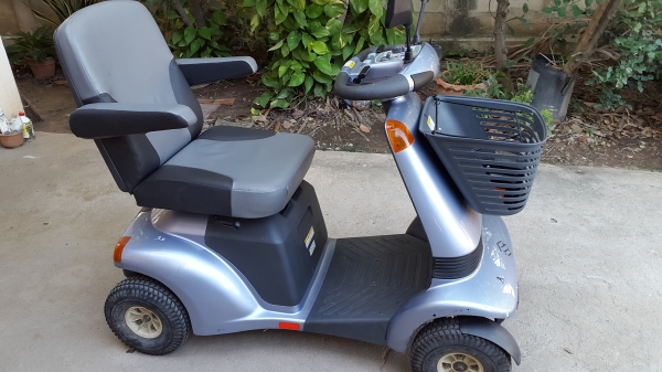 รถไฟฟ้า ซูซูกิ 4 ล้อ สภาพสวยๆ พร้อมขับขี่ 35,000 รถไฟฟ้า ซูซูกิ 4 ล้อ สภาพสวยๆ พร้อมขับขี่ 35,000