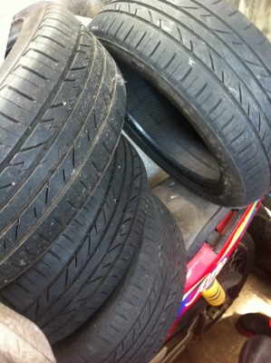 ขายยางขอบ 15 195/50/15 ดอกยางดีไม่แพงใช้ได้อีกหลายปี
